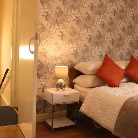 Beautiful With Free Parking And Wifi *