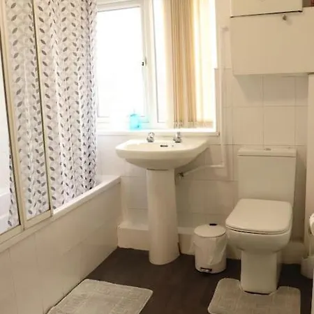 Beautiful With Free Parking And Wifi *