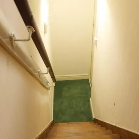 Beautiful With Free Parking And Wifi Leeds (West Yorkshire)
